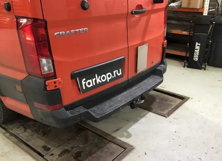 Фаркоп Galia для Volkswagen Crafter 2017-, (для а/м со ступенькой, одинарные колеса сзади)  V085A в Екатеринбург