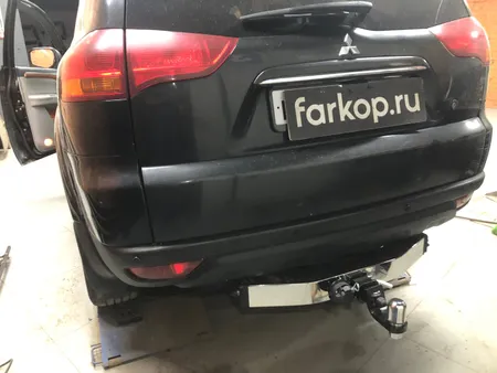 Фаркоп TowRus для Mitsubishi Pajero Sport 2008-2017 (с нерж. накладкой) 159366 в Екатеринбург