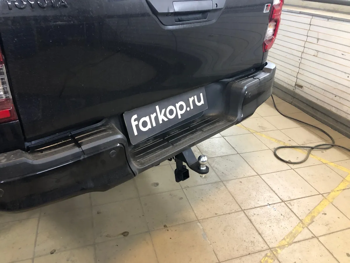 Фаркоп Лидер Плюс для Toyota Hilux (4WD) 2015- T121-E в Екатеринбург